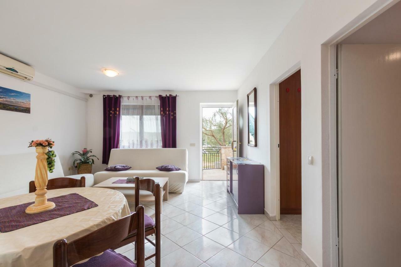 Apartman Studio Apartment Pula Bagian luar foto