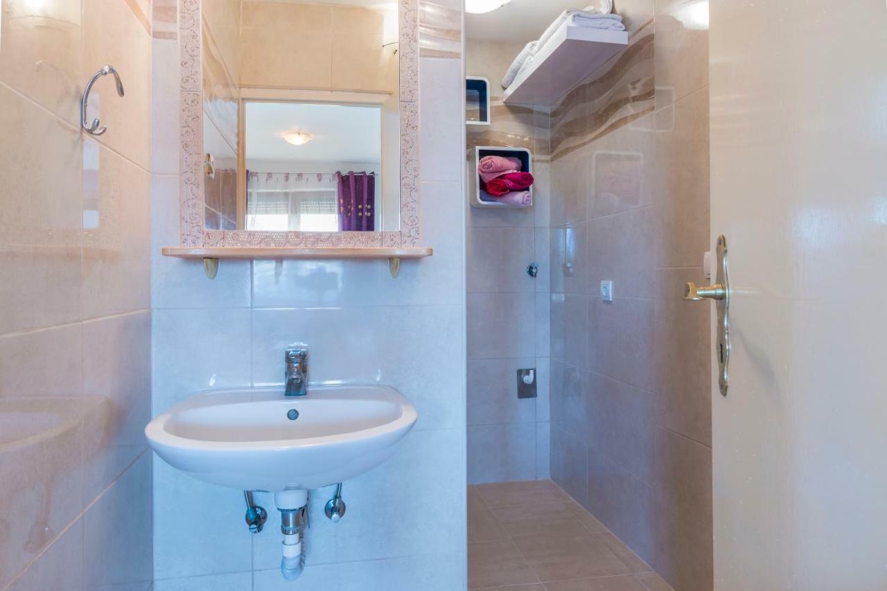 Apartman Studio Apartment Pula Bagian luar foto